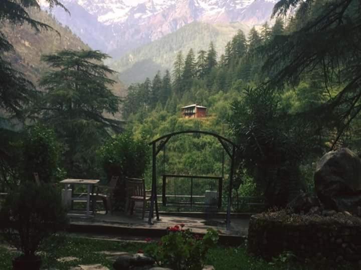 Hotel Deep Forest Kasol Exteriör bild
